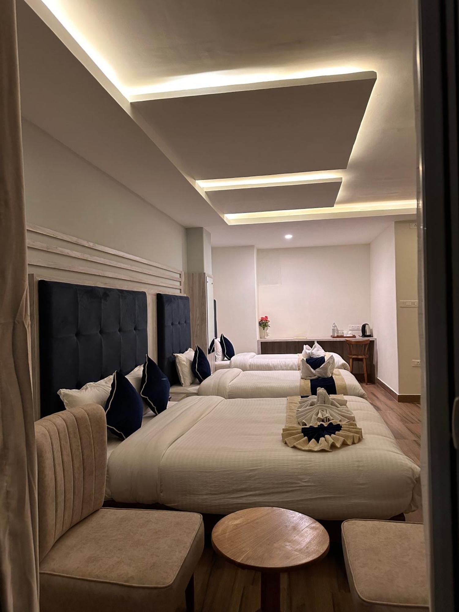 Hotel Adam Pokhara Luaran gambar