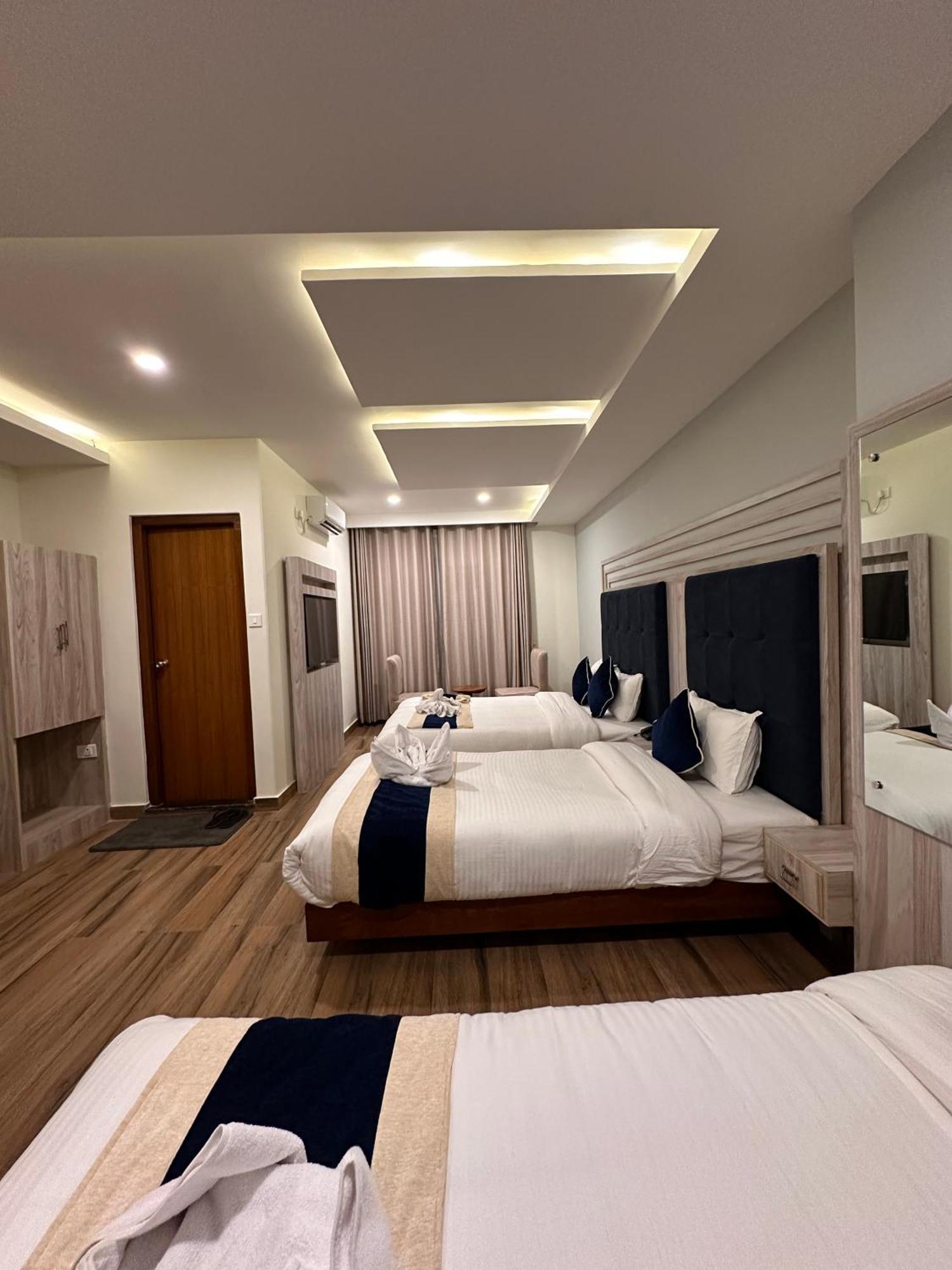 Hotel Adam Pokhara Luaran gambar