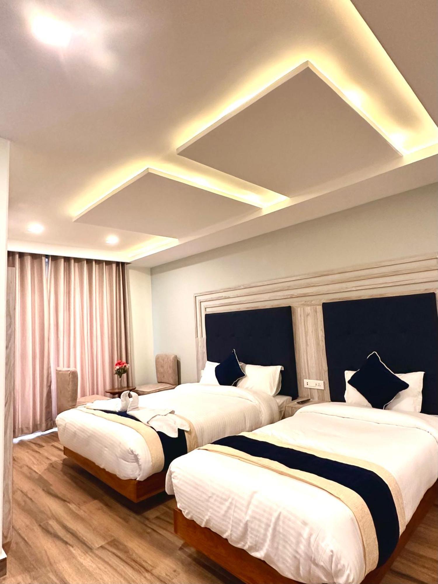 Hotel Adam Pokhara Luaran gambar